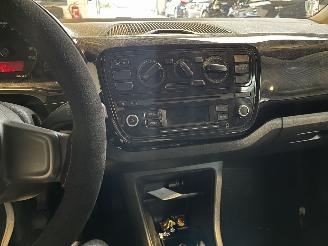 Volkswagen Up! 1.0 move up! BlueMotion picture 19