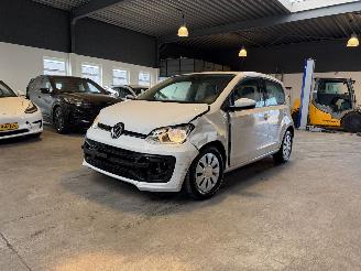 krockskadad bil auto Volkswagen Up! 1.0 BMT move up! 2020/6