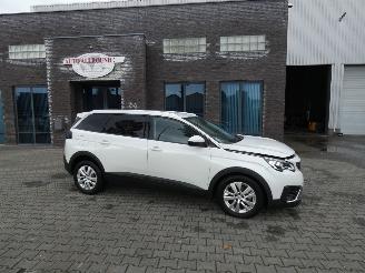 krockskadad bil auto Peugeot 5008 1.2 PT BL. Executive 7 persoons 2019/6