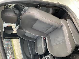 Renault Twingo II (CN) Hatchback 3-drs 1.2 16V (D4F-764(D4F-E7)) [55kW] 5-BAK picture 7