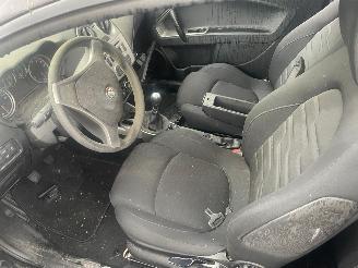 Alfa Romeo MiTo MiTo (955) Hatchback 1.4 (350.A.1000) [57kW] picture 2