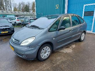 Auto incidentate Citroën Xsara Xsara Picasso (CH) MPV 2.0 16V (EW10J4(RFN)) [100kW] 2004/2