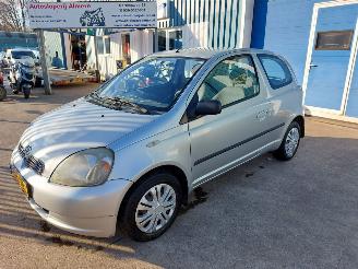 krockskadad bil auto Toyota Yaris Yaris (P1) Hatchback 1.3 16V VVT-i 2001/2