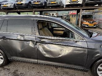 Volkswagen Passat 1.6 TDI 88KW DSG Clima Navi Comfortline picture 18