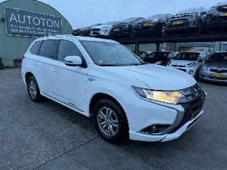 Avarii autoturisme Mitsubishi Outlander 2.0 PHEV 89KW Autom. Clima Navi Led Business Edition NAP 2015/12