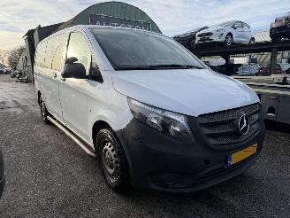 skadebil auto Mercedes Vito 116 CDI Autom. 120KW Tourer 9-Pers Clima Lang Pro 9-Pers NAP 2022/10