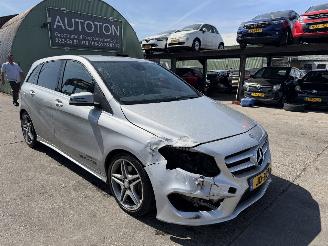 Schadeauto Mercedes B-klasse 250 Autom. 155KW Prestige Clima Navi Led Camera 2015/5