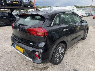 Vaurioauto  passenger cars Kia Niro 1.6 GDI 77KW Hybrid Clima Navi Camera Led Dynamicline 2019/8