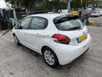 Unfallwagen Peugeot 208 1.2 60KW Blue Lion Navi Airco Led 5-Drs 2018/1