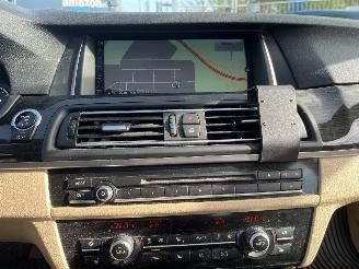 BMW 5-serie 520i luxury edition picture 6