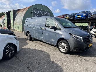 krockskadad bil bedrijf Mercedes Vito 114 CDI Extra lang Autom. Clima Navi 2022/9
