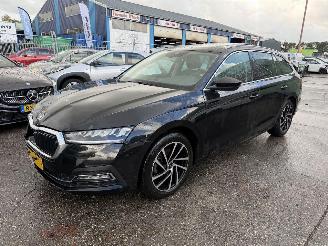 uszkodzony samochody osobowe Skoda Octavia 1.0 e-TSI DSG Pano Clima Navi Led Business Edition NAP 2021/3