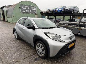 Unfallwagen Toyota Aygo X 1.0 VVT-I 53KW MT-Play Airco NAP 2023/5