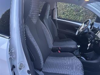 Peugeot 108 Allure picture 23