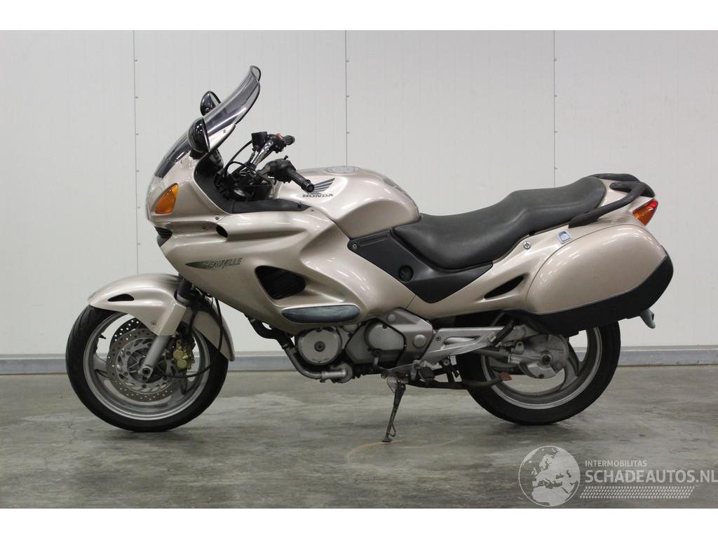 Honda NTV 650 Deauville