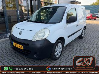 krockskadad bil bedrijf Renault Kangoo  2011/4