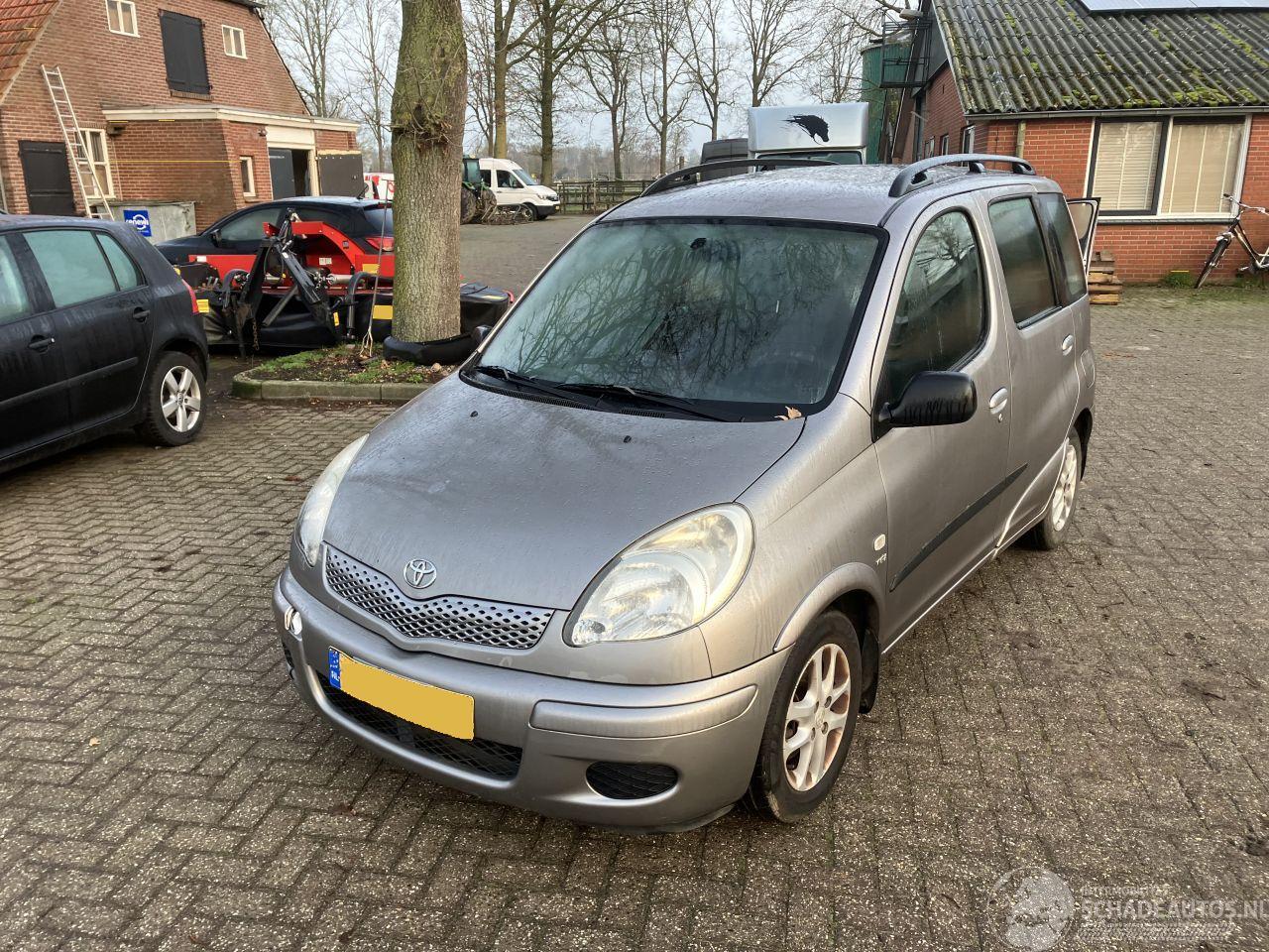 Toyota Yaris-verso gereserveerd