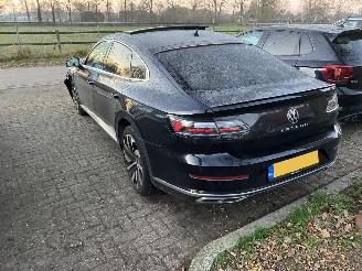 damaged passenger cars Volkswagen Arteon 2.0 TSI R LINE 2022/2