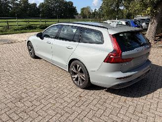  Volvo V-60 2.0 B4 PlUS DARK 2024/5