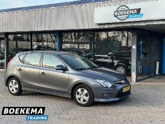 Unfallwagen Hyundai I-30 1.4i i-Motion Business Climate Stoelverw. 2011/5
