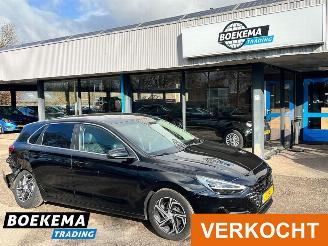 uszkodzony samochody osobowe Hyundai I-30 1.5 T-GDi MHEV Stoel&Stuur Verwarming + Ventilatie Navigatie Camera 2020/11