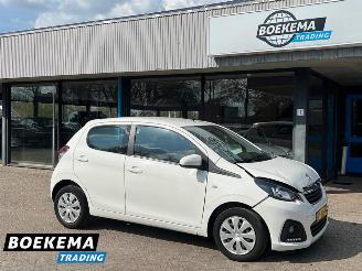 Damaged car Peugeot 108 1.0 e-VTi Active Airco LED 2018/2