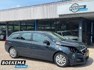 krockskadad bil auto Peugeot 308 SW 1.2 PureTech Blue Lease Navigatie Climate Cruise 2019/7