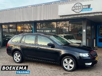 skadebil auto Skoda Octavia Combi 1.6 TDI DSG Business Climate Navi Cruise PDC 2014/5