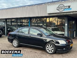 krockskadad bil auto Toyota Avensis 1.8 VVTi Linea Luna Climate Trekhaak 2006/1