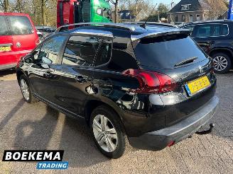 Peugeot 2008 1.2 PureTech Allure Navigatie Camera Climate picture 3