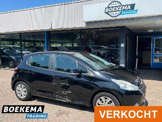 skadebil auto Peugeot 208 1.2 VTi Access Navi Cruise-Control Parkeersensoren Clima 2012/12