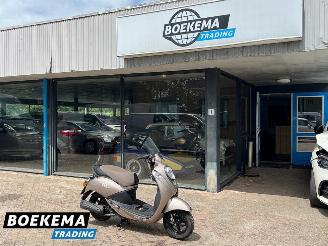 Schade scooter Sym  Mio 50 Snor 2014/9