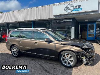 Schadeauto Volvo V-70 2.0 T5 Inscription 245PK Automaat Stoel verwarmd/gekoeld Memory 2015/5