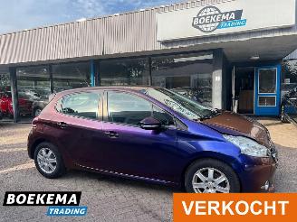 škoda osobní automobily Peugeot 208 1.2 e-VTi Active Automaat Cruise Airco 2014/3