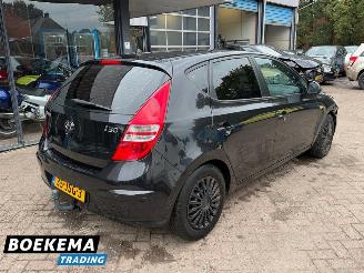 Hyundai I-30 1.6i Dynamic Automaat Clima Elektrische Ramen picture 2