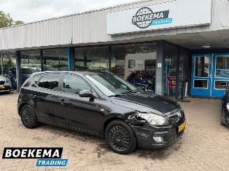 krockskadad bil auto Hyundai I-30 1.6i Dynamic Automaat Clima Elektrische Ramen 2009/8