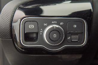 Mercedes A-klasse A180 Motor loopt Luxury Line Automaat Koppakking defect picture 13