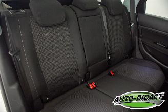 Peugeot 308 1.2 PureTech Clima Navi Pano Camera Blue Lease Executive picture 20