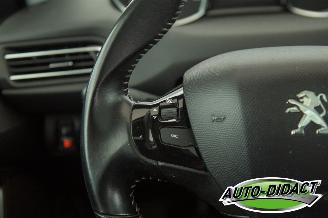 Peugeot 308 1.2 PureTech Clima Navi Pano Camera Blue Lease Executive picture 13