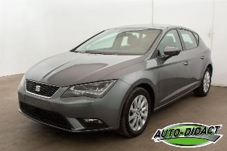 krockskadad bil auto Seat Leon 2.0 TDI Automaat Clima Navi Camera 2016/8