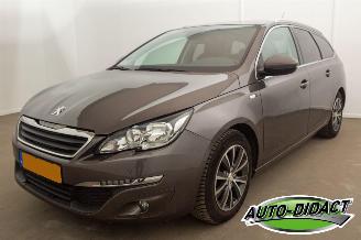 Coche accidentado Peugeot 308 SW 1.2 PureTech Clima Navi Pano Style 2015/7