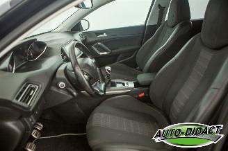 Peugeot 308 1.6 BlueHDi Clima Navi Camera Feline picture 24