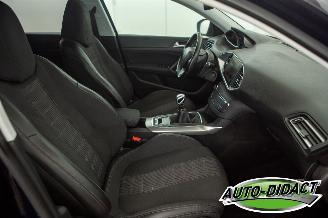 Peugeot 308 1.6 BlueHDi Clima Navi Camera Feline picture 19