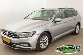 Damaged car Volkswagen Passat 1.5 TSI Automaat Clima Navi Comfort Business 2019/10