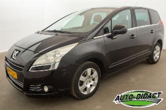 Schadeauto Peugeot 5008 1.6 VTi 7p. Navi Clima Blue Lease 2011/2