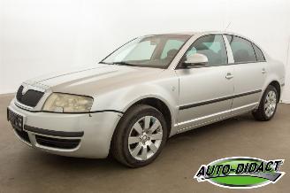 Schadeauto Skoda Superb 1.9 TDI Clima 2007/2