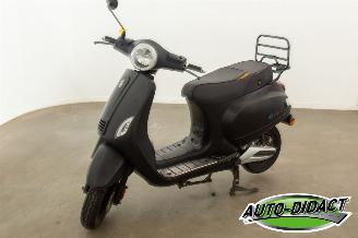 krockskadad bil bromfiets BTC  E-Felice 2021/6