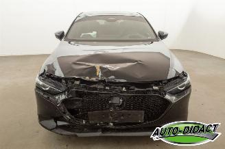 skadebil auto Mazda 3 Automaat 64.913 KM Skyactiv 2024/9