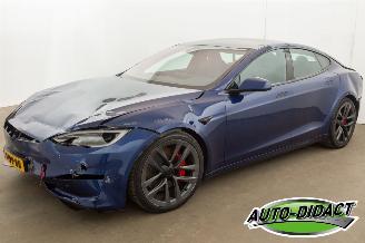 krockskadad bil auto Tesla Model S Plaid AWD 932 kW 75.431 km NAP 2023/5
