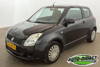 krockskadad bil auto Suzuki Swift 1.3 Airco Cool 2010/6